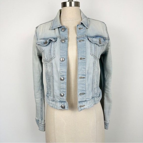 H&M Jackets & Blazers - H&M Womens Light Wash Denim Jacket Size 6 Blue Jean